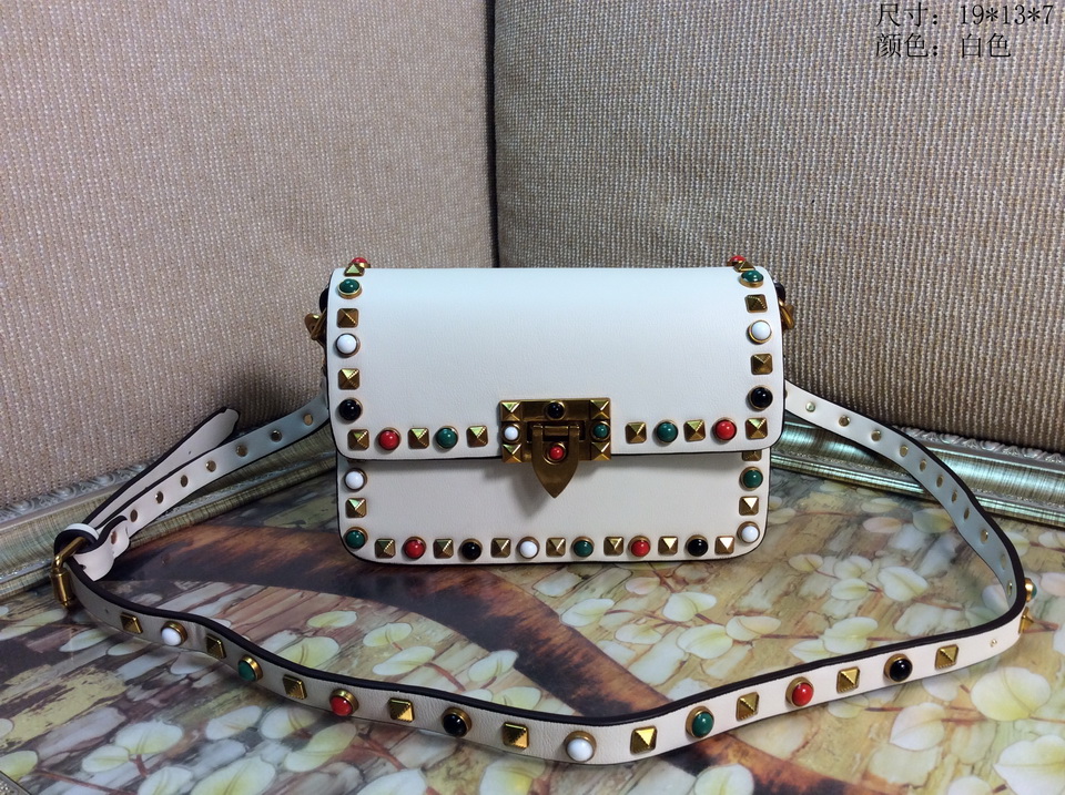华伦天奴3949白色
